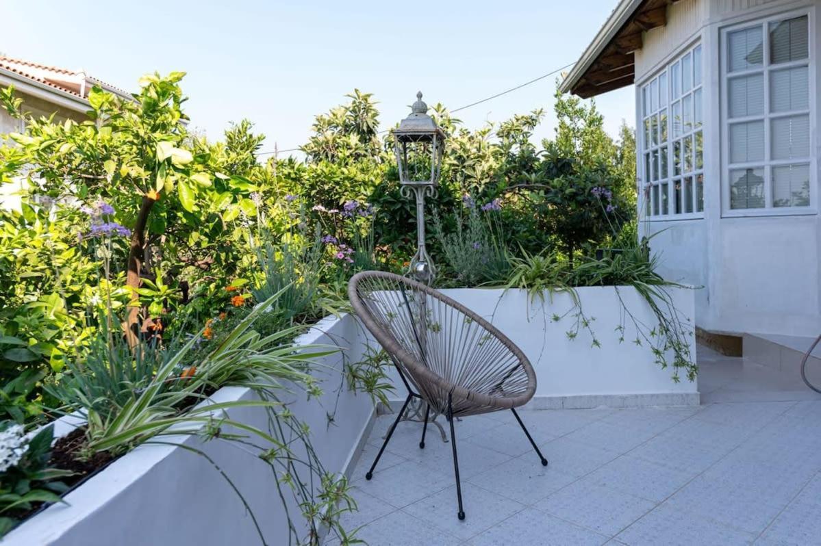 Serene Seaside Bliss - Lush & Secluded Garden Oasis 卡拉马塔 外观 照片